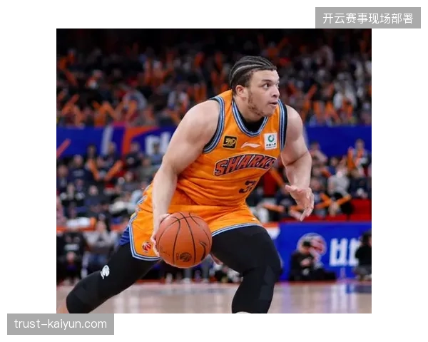 上海男篮常规赛净效率断层领先，李弘权高效表现成战术体系关键一环